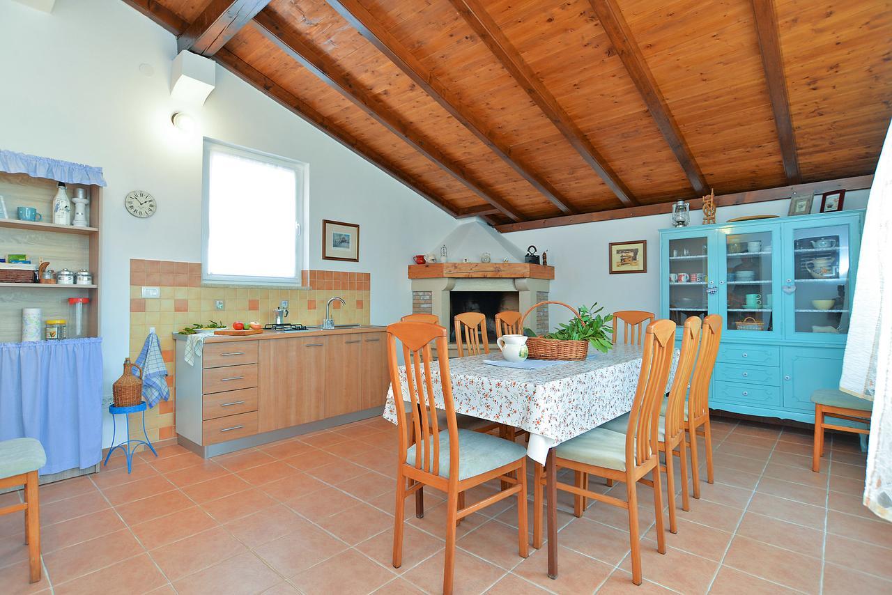 Apartments Olivera 1726 Pula Luaran gambar